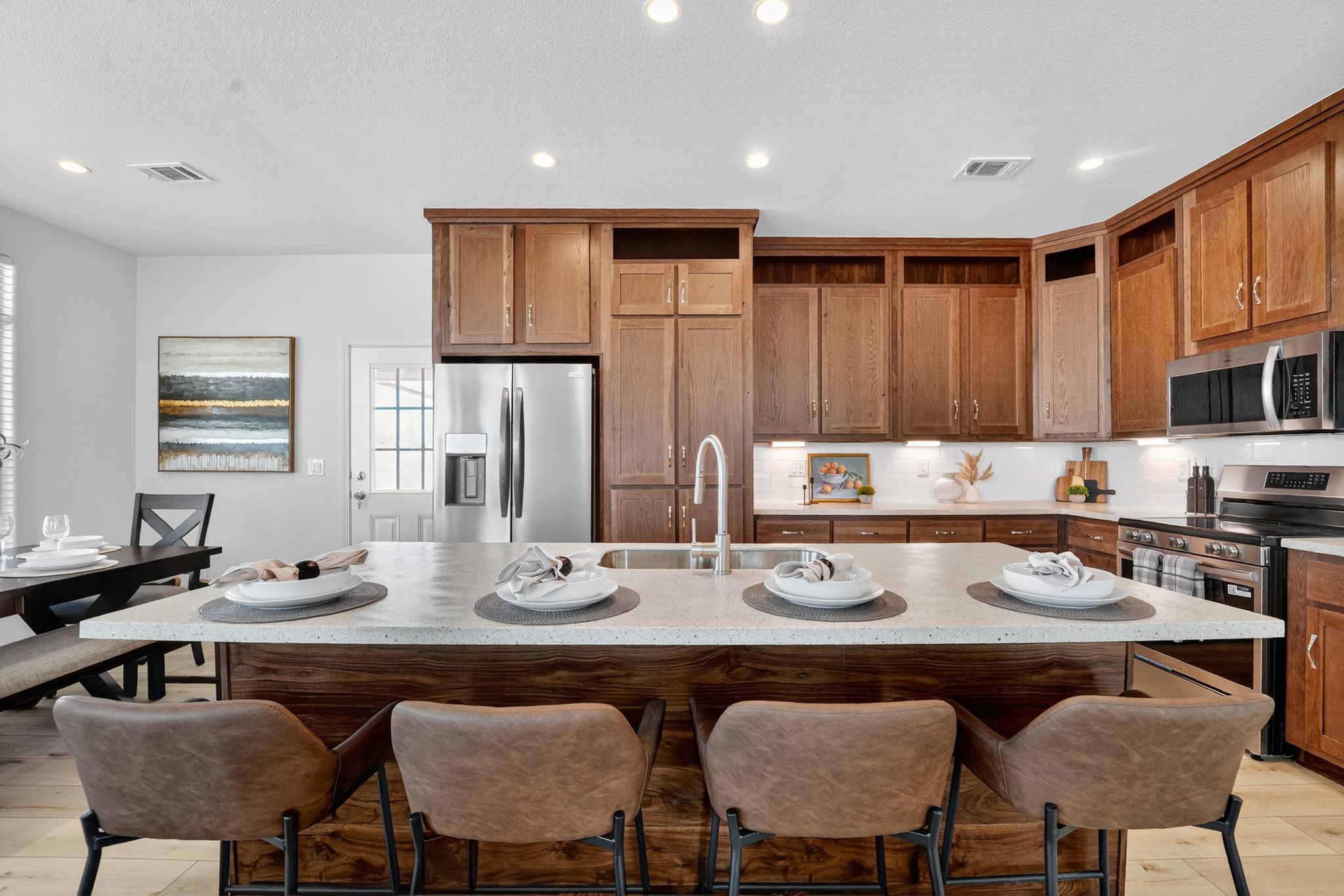 17_11201_N_El_Mirage_Rd_El_Mirage_AZ_85335_USA-Kitchen-DSC01768
