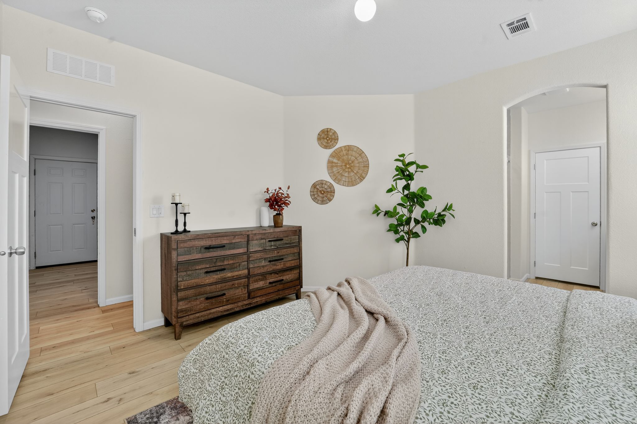 29_11201_N_El_Mirage_Rd_El_Mirage_AZ_85335_USA-Bedroom-DSC01720