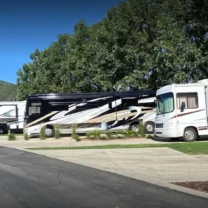 Spacious-RV-Sites-Park-City-RV-Resort-960x640-1