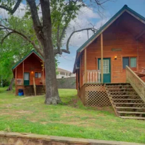 waters-edge-featured-898x640-1-768x547