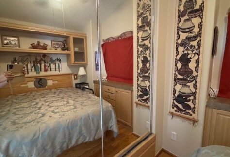 652-Closet
