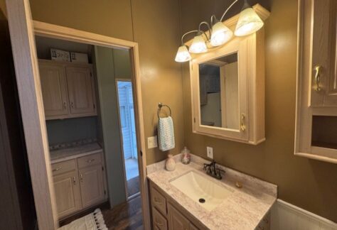 737-Bathroom